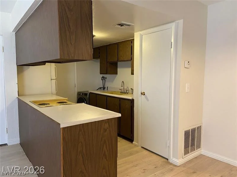 1507 Elizabeth, Las Vegas, NV 89119