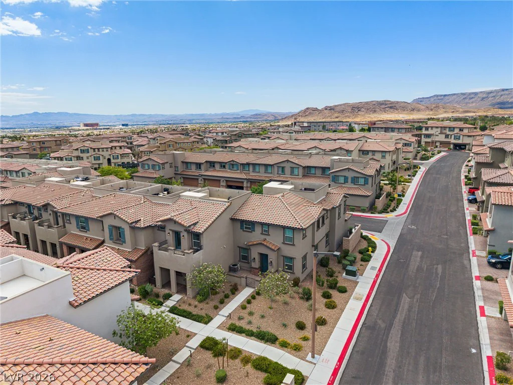72 Lomita Heights, Las Vegas, NV 89138