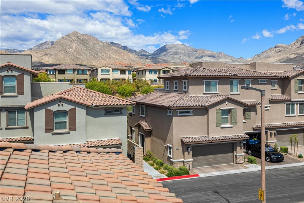72 Lomita Heights, Las Vegas, NV 89138