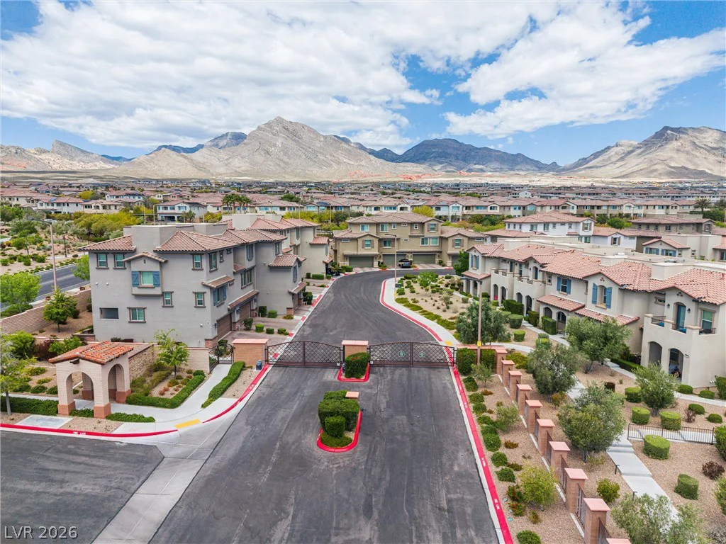 72 Lomita Heights, Las Vegas, NV 89138