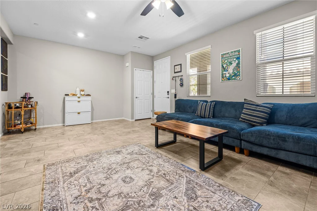 72 Lomita Heights, Las Vegas, NV 89138