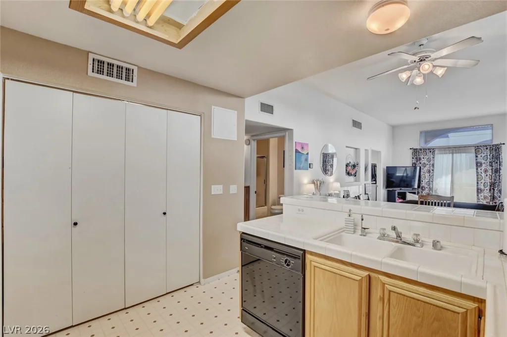 3125 Buffalo, Las Vegas, NV 89128