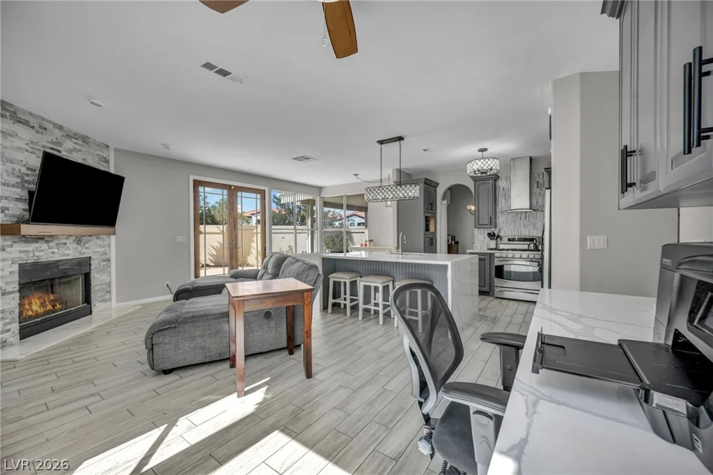 1300 Sun Copper, Las Vegas, NV 89117