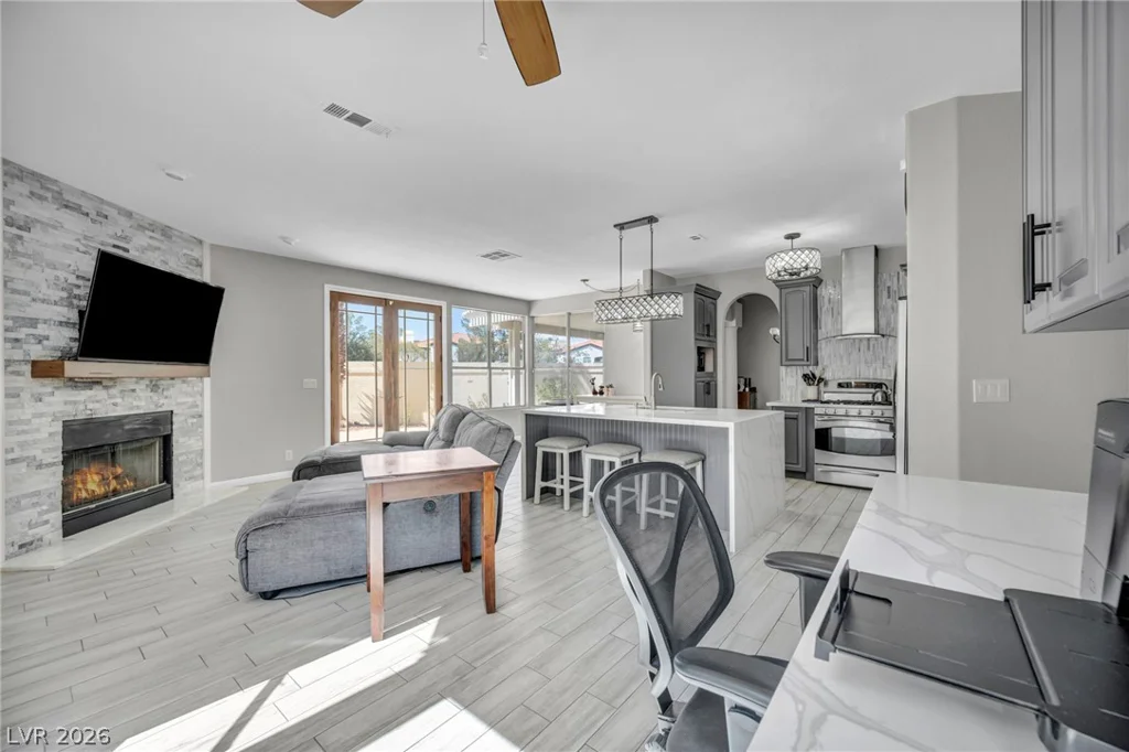 1300 Sun Copper, Las Vegas, NV 89117