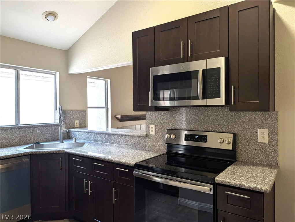 105 Dawn Isle, Las Vegas, NV 89145