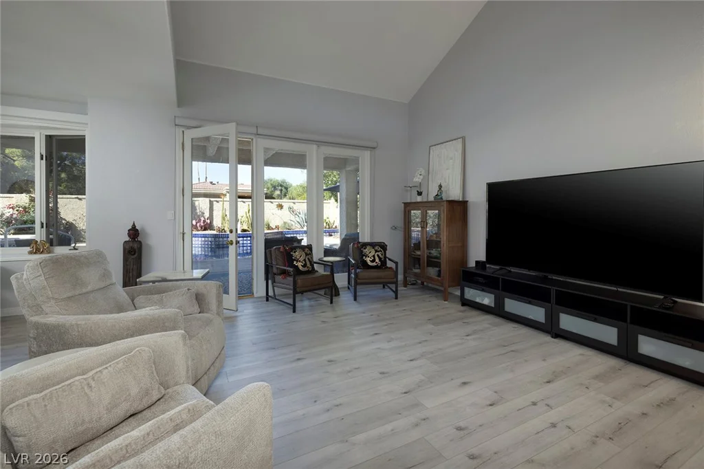 7402 Mission Hills, Las Vegas, NV 89113