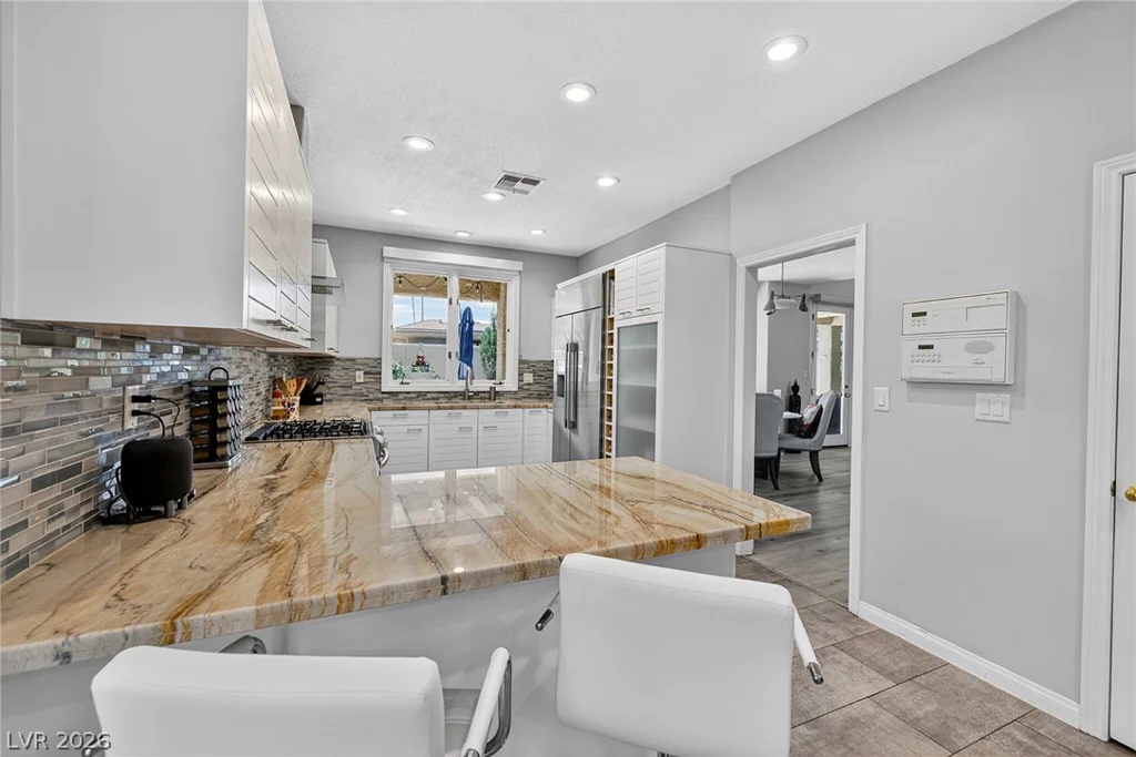 7402 Mission Hills, Las Vegas, NV 89113