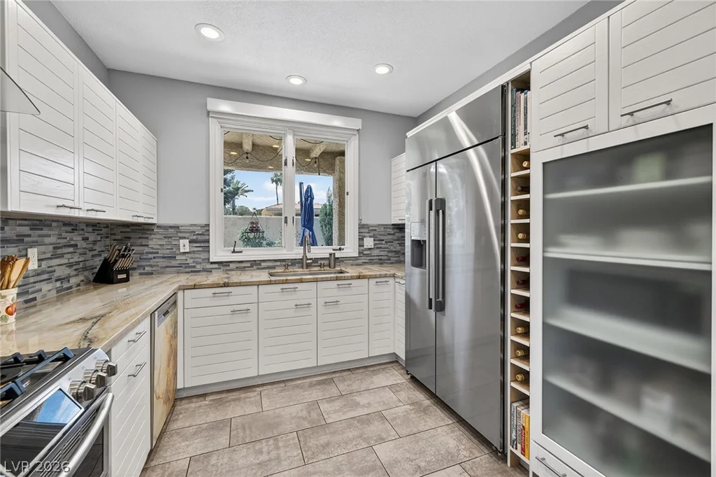 7402 Mission Hills, Las Vegas, NV 89113