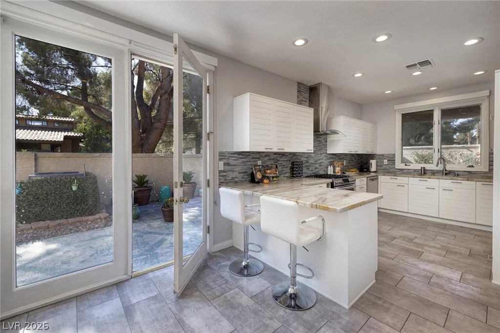 7402 Mission Hills, Las Vegas, NV 89113