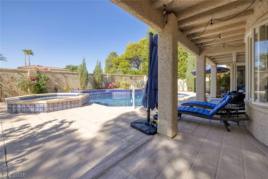 7402 Mission Hills, Las Vegas, NV 89113