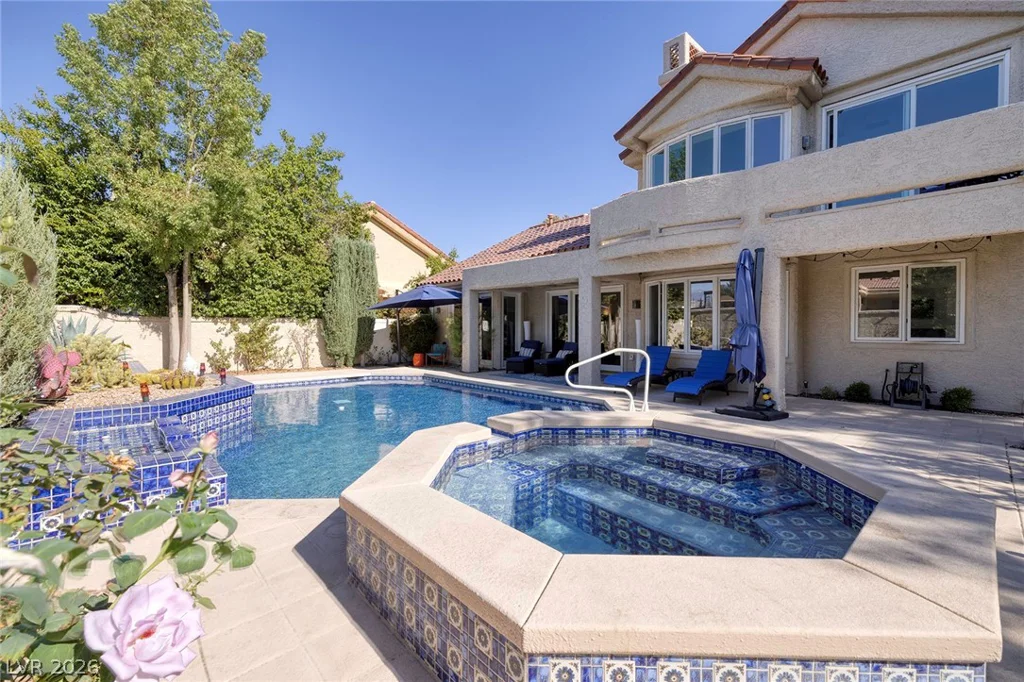 7402 Mission Hills, Las Vegas, NV 89113