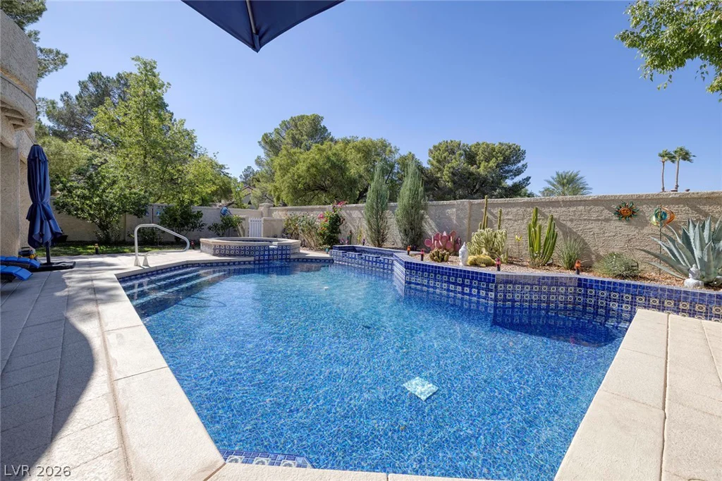 7402 Mission Hills, Las Vegas, NV 89113