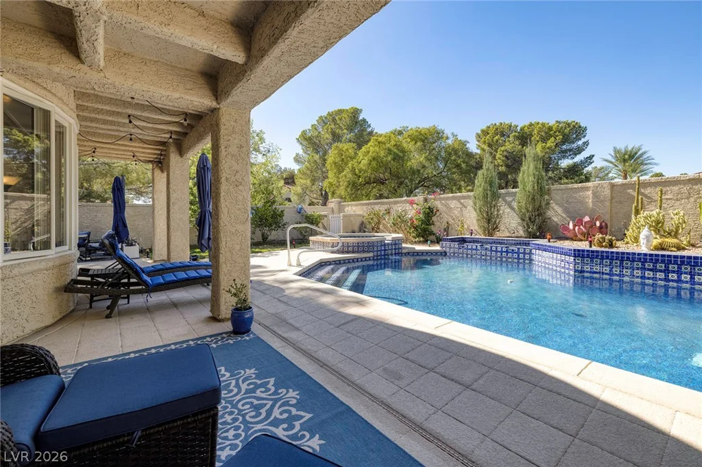 7402 Mission Hills, Las Vegas, NV 89113