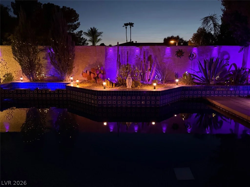 7402 Mission Hills, Las Vegas, NV 89113