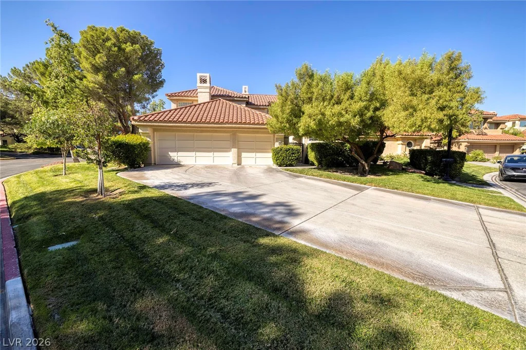 7402 Mission Hills, Las Vegas, NV 89113