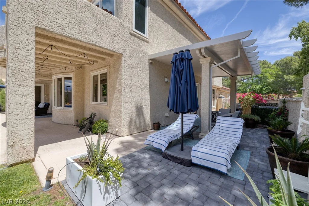 7402 Mission Hills, Las Vegas, NV 89113