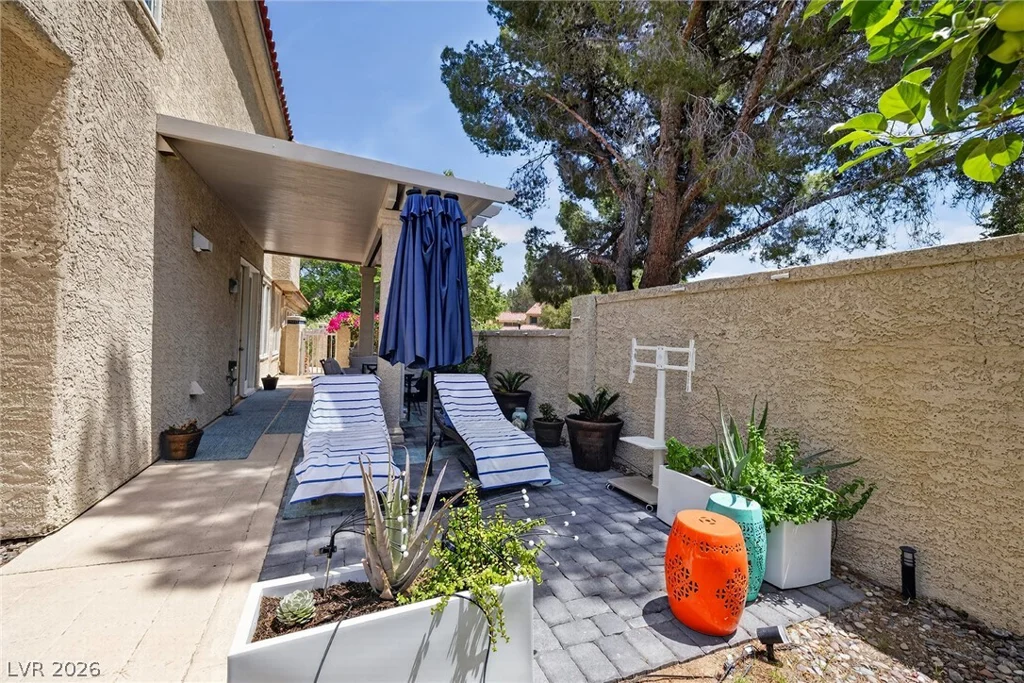 7402 Mission Hills, Las Vegas, NV 89113