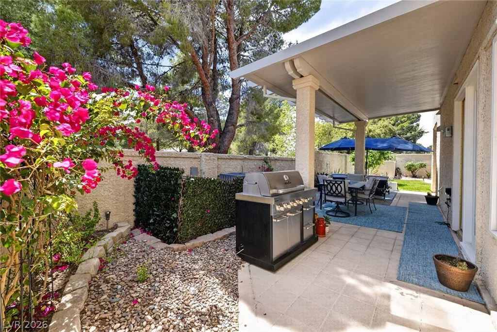 7402 Mission Hills, Las Vegas, NV 89113