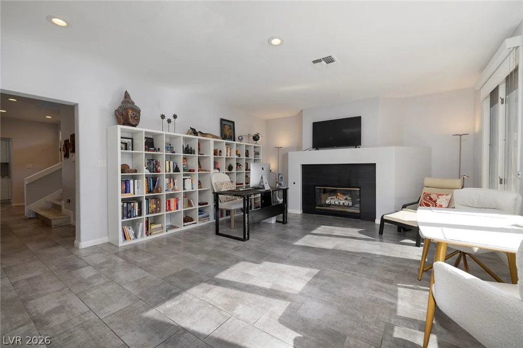 7402 Mission Hills, Las Vegas, NV 89113