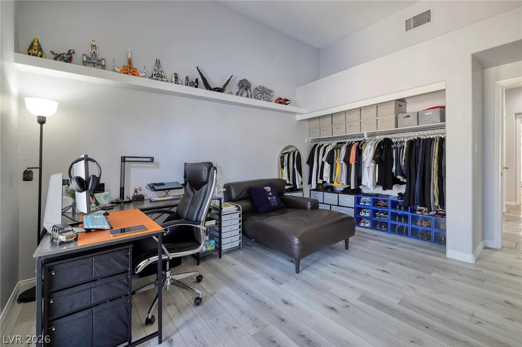 7402 Mission Hills, Las Vegas, NV 89113