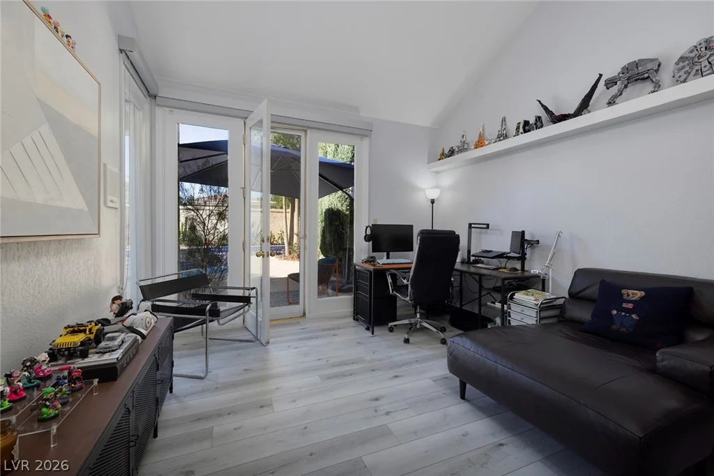 7402 Mission Hills, Las Vegas, NV 89113