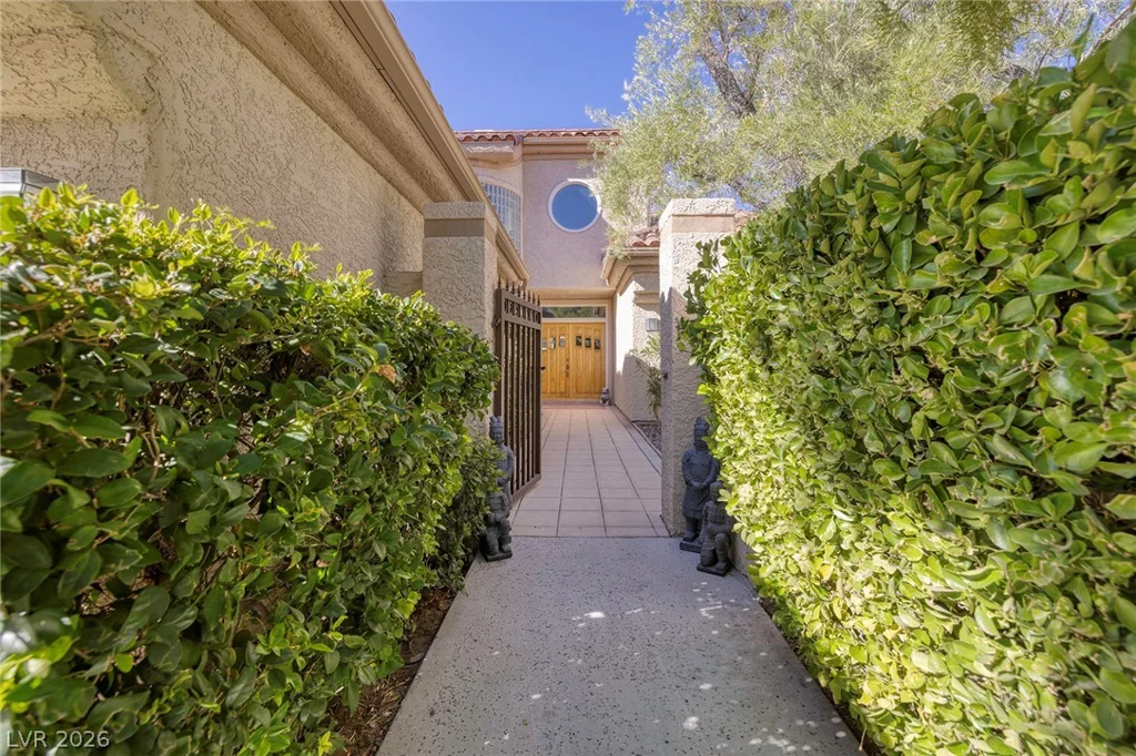 7402 Mission Hills, Las Vegas, NV 89113