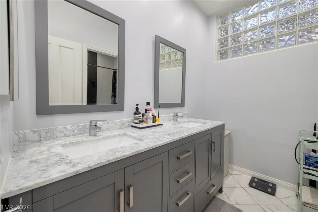 7402 Mission Hills, Las Vegas, NV 89113