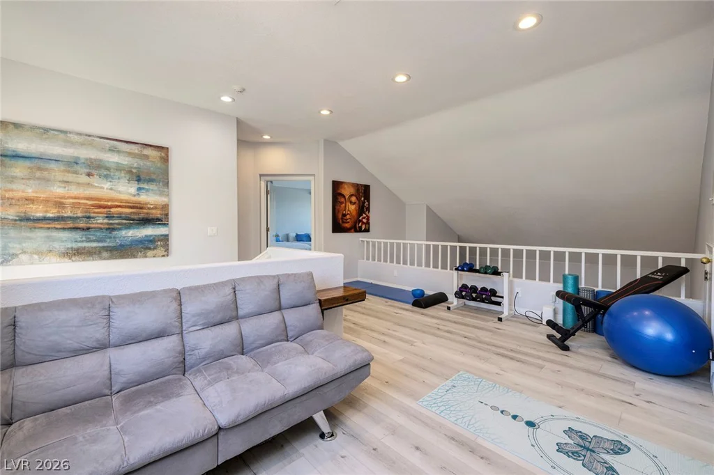 7402 Mission Hills, Las Vegas, NV 89113