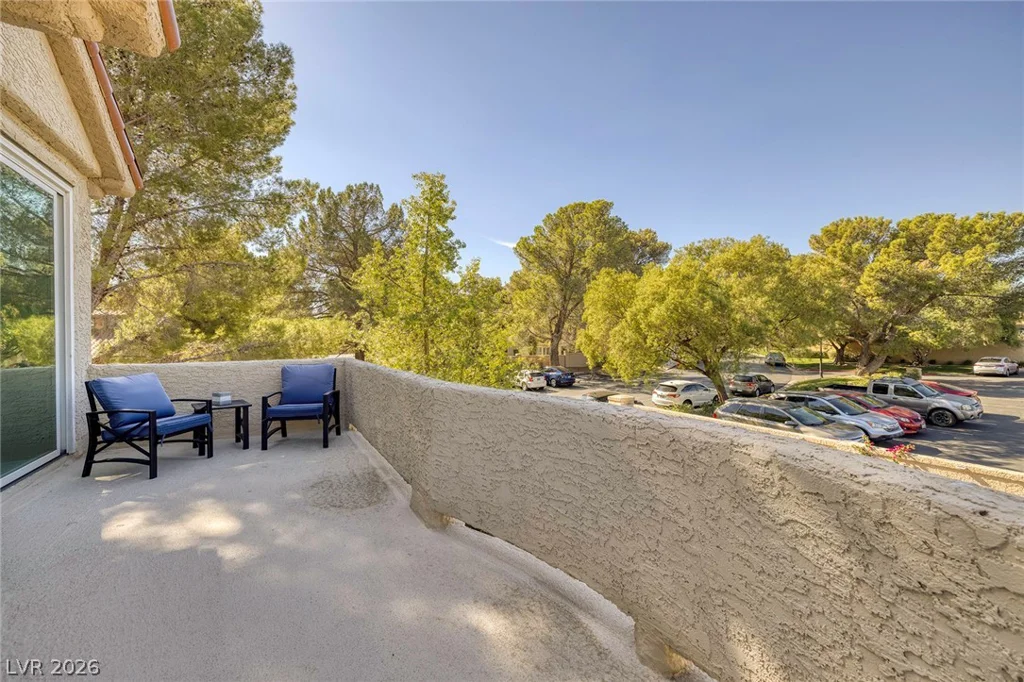 7402 Mission Hills, Las Vegas, NV 89113