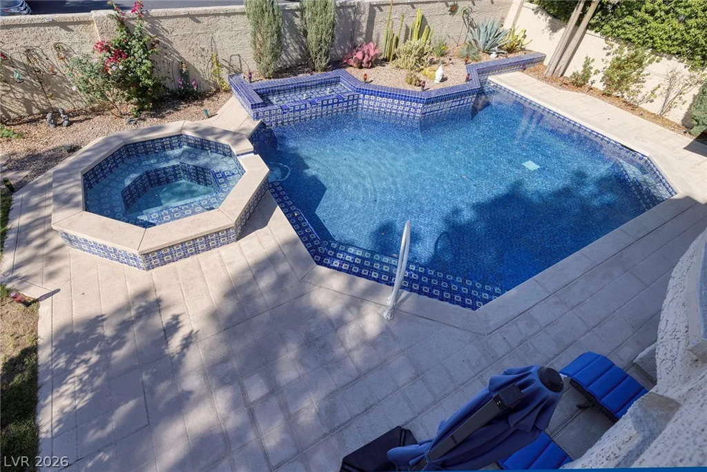 7402 Mission Hills, Las Vegas, NV 89113