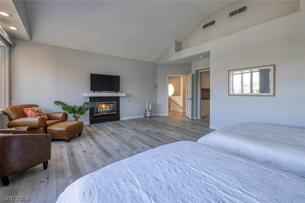 7402 Mission Hills, Las Vegas, NV 89113