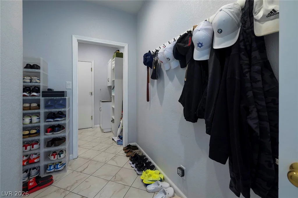 7402 Mission Hills, Las Vegas, NV 89113