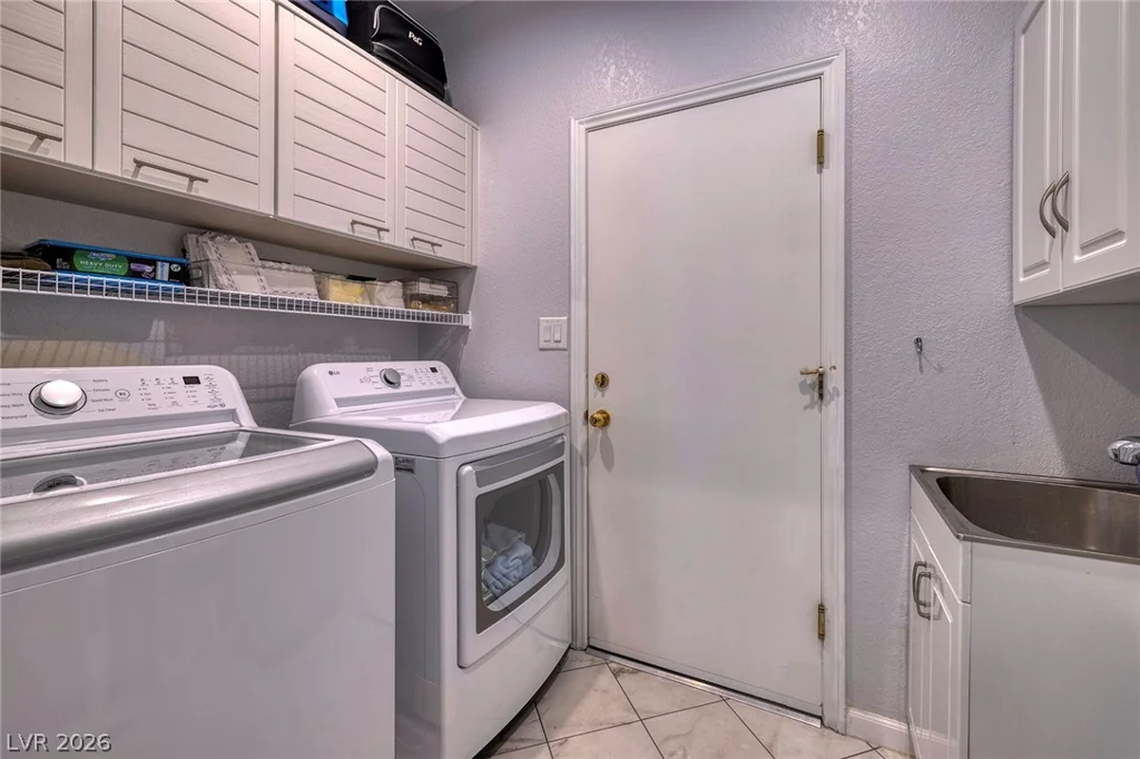 7402 Mission Hills, Las Vegas, NV 89113