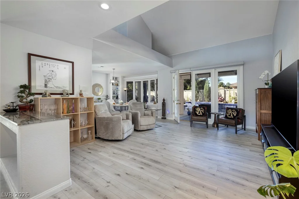 7402 Mission Hills, Las Vegas, NV 89113