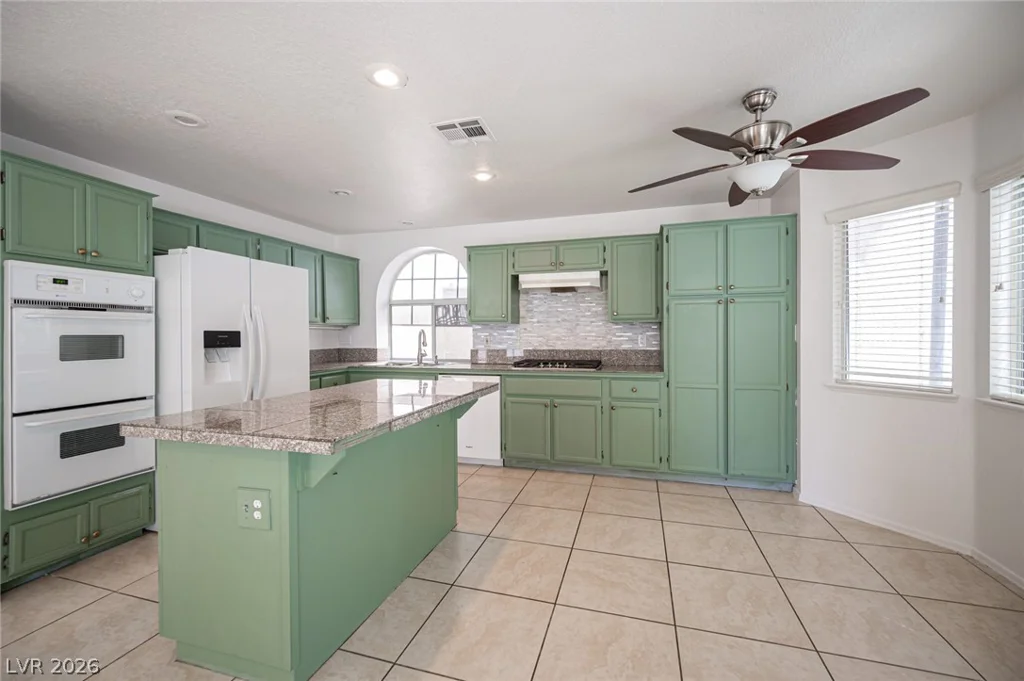 3028 Forest Lake, Las Vegas, NV 89117