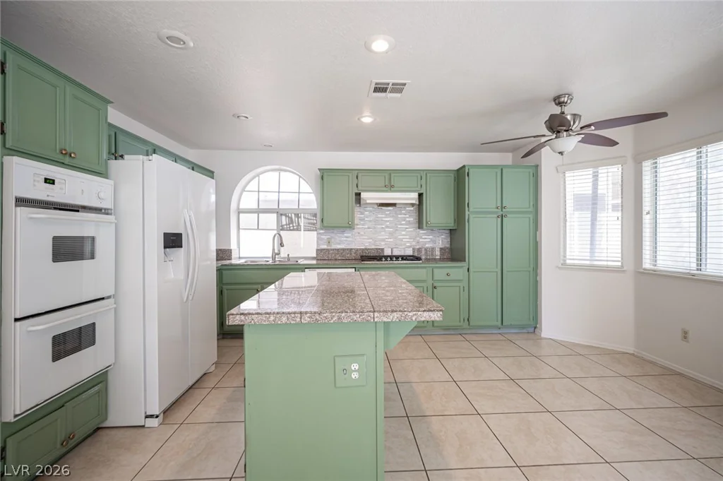 3028 Forest Lake, Las Vegas, NV 89117