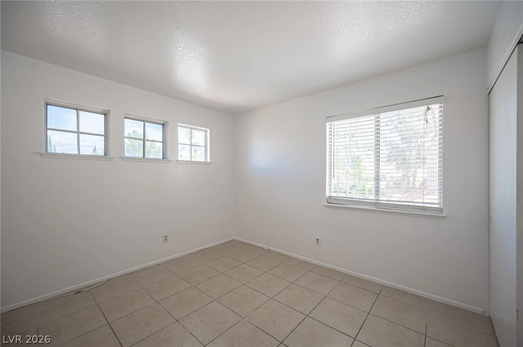 3028 Forest Lake, Las Vegas, NV 89117