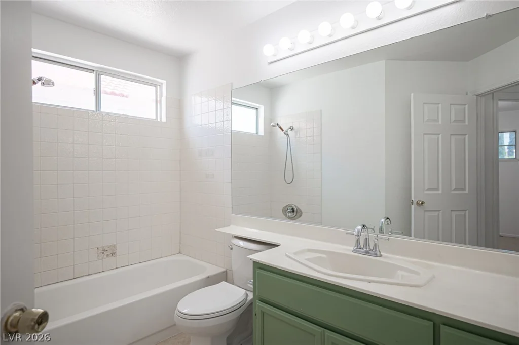 3028 Forest Lake, Las Vegas, NV 89117