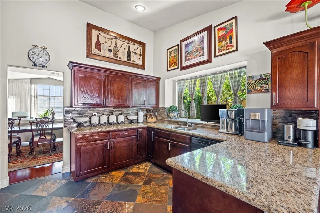 2524 Sunset Beach, Las Vegas, NV 89128