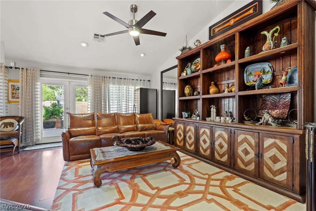 2524 Sunset Beach, Las Vegas, NV 89128