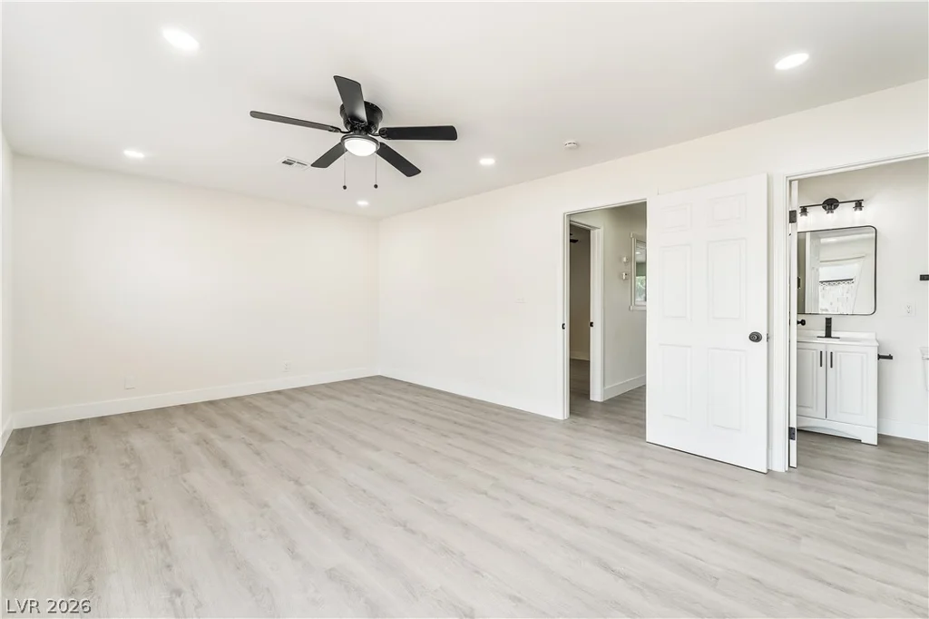 6160 Newville, Las Vegas, NV 89103