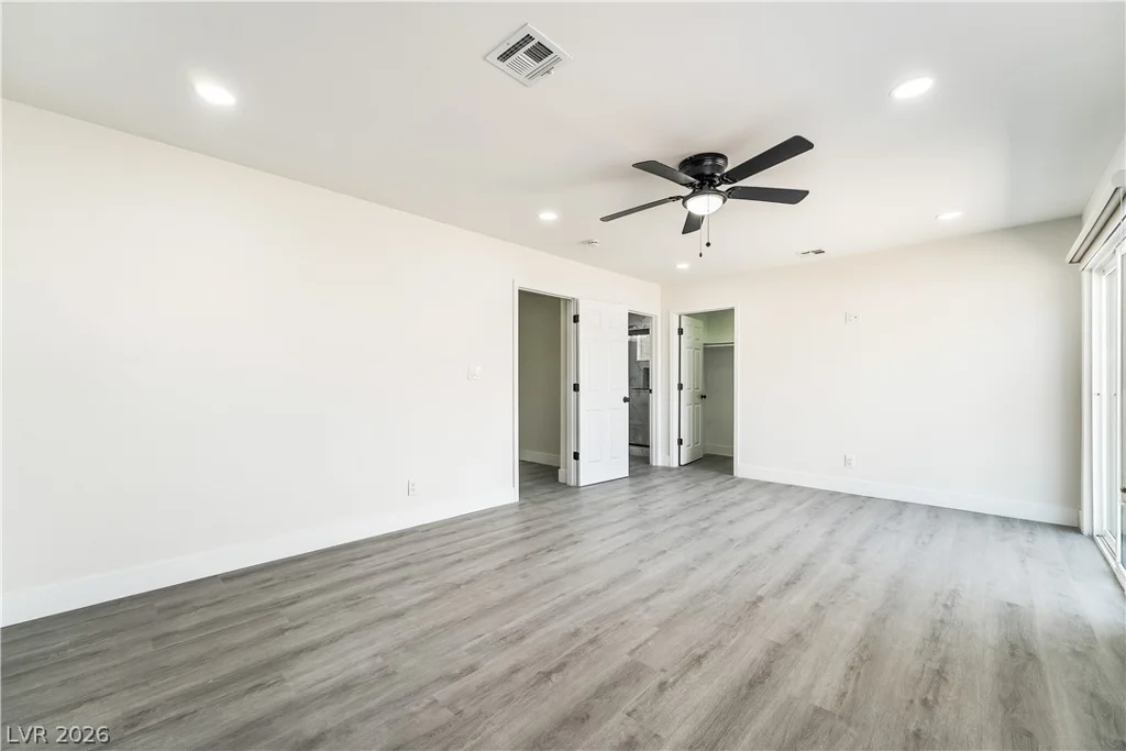 6160 Newville, Las Vegas, NV 89103