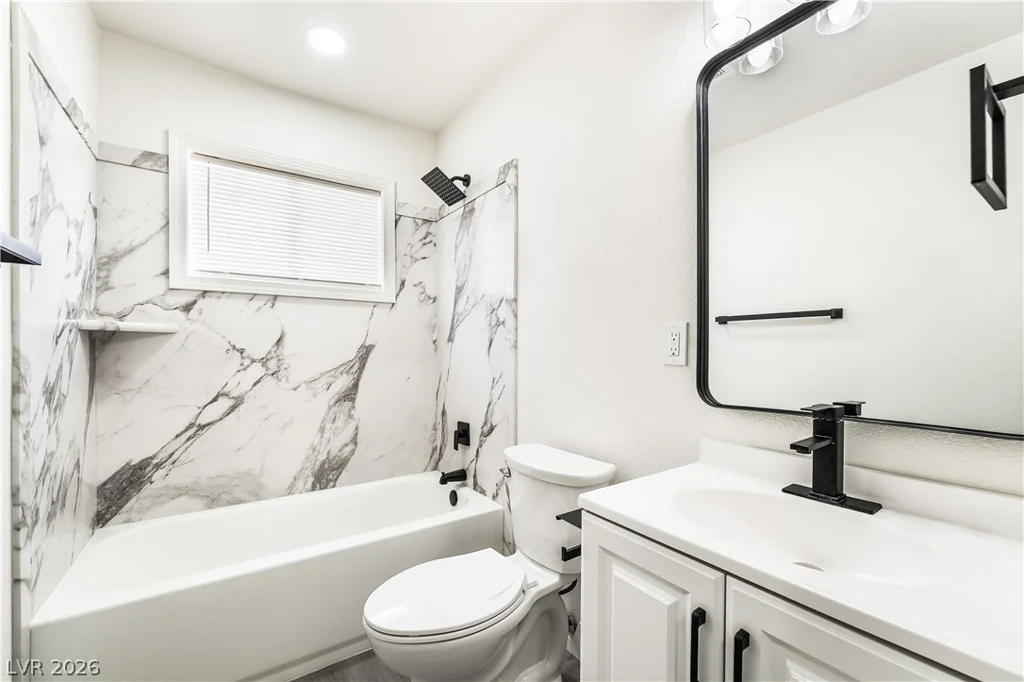 6160 Newville, Las Vegas, NV 89103