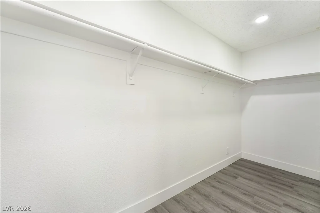 6160 Newville, Las Vegas, NV 89103