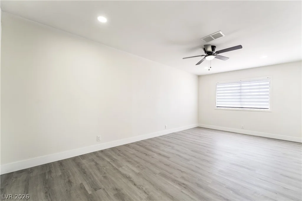 6160 Newville, Las Vegas, NV 89103