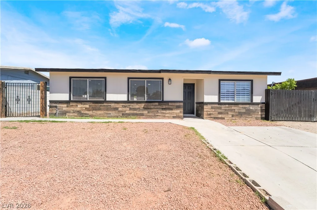 6160 Newville, Las Vegas, NV 89103