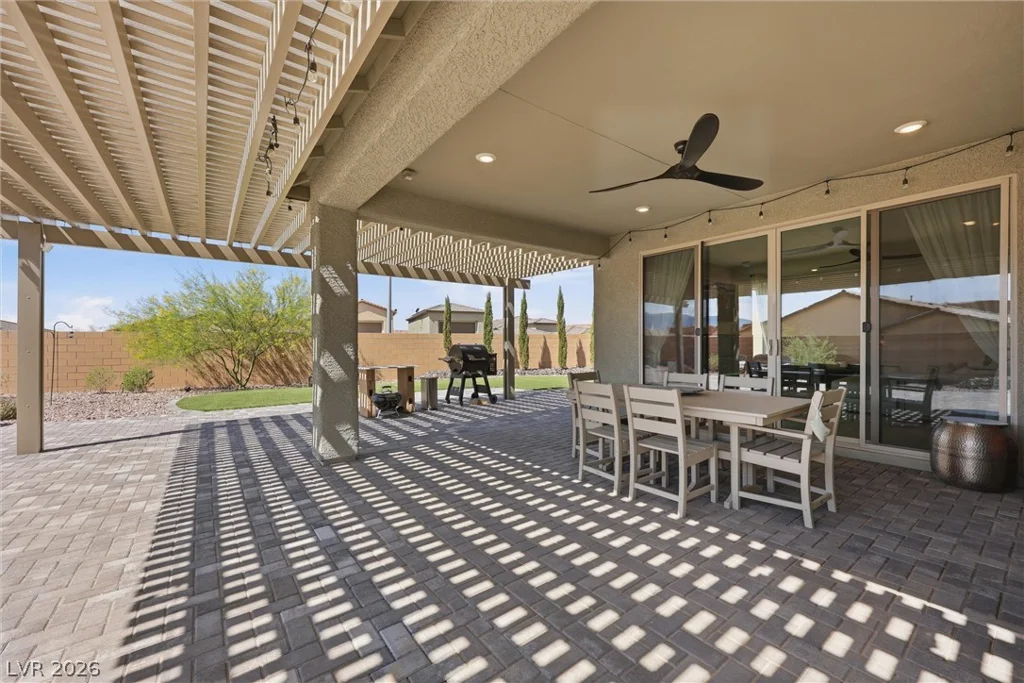 696 Vertical, Mesquite, NV 89034