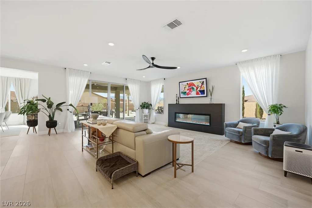 696 Vertical, Mesquite, NV 89034