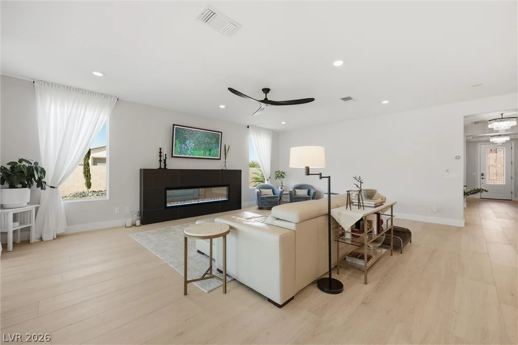 696 Vertical, Mesquite, NV 89034