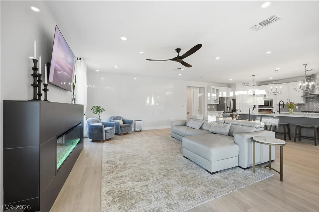 696 Vertical, Mesquite, NV 89034